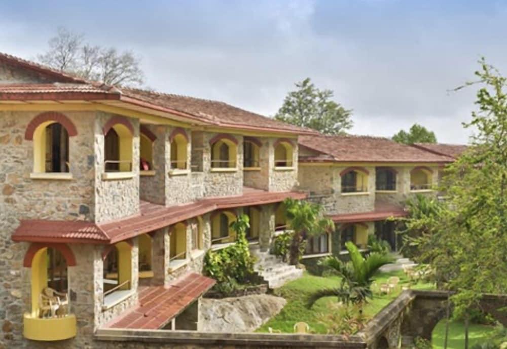 Cama Rajputana Club Resort Mount Abu Exterior foto